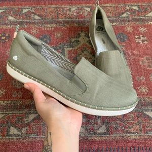 Cloudsteppers by Clarks Slip On Sage Sneakers Women’s Size 11